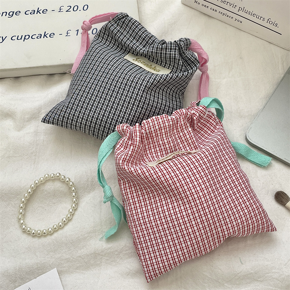 New Plaid Storage Drawstring B - Beauty Kiss Makeup recensie en prijs