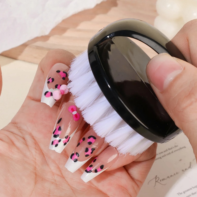 Nail Brush Refers To The Buckl - Makeup Beauty Ro recensie en prijs