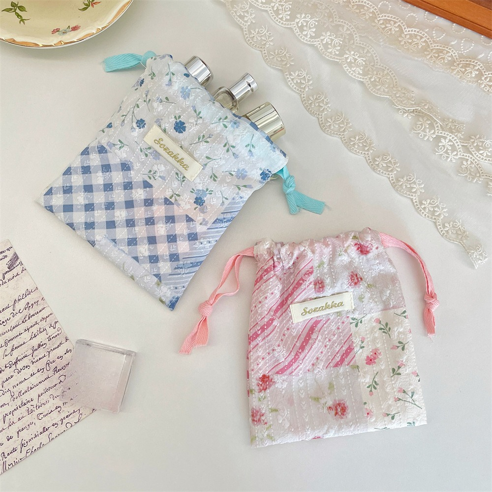 New Floral Storage Drawstring  - Beauty Kiss Makeup recensie en prijs