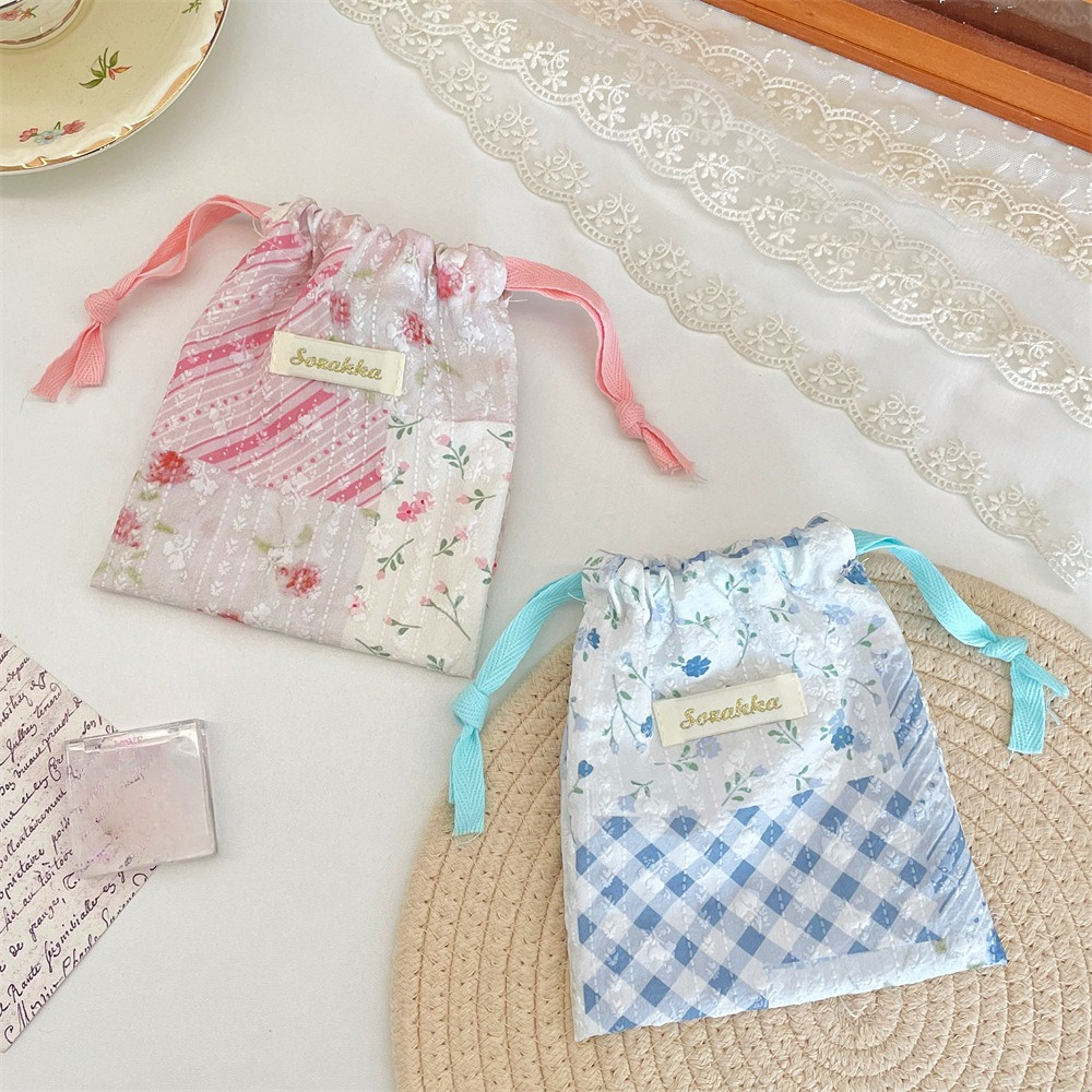 New Floral Storage Drawstring  - Beauty Kiss Makeup recensie en prijs