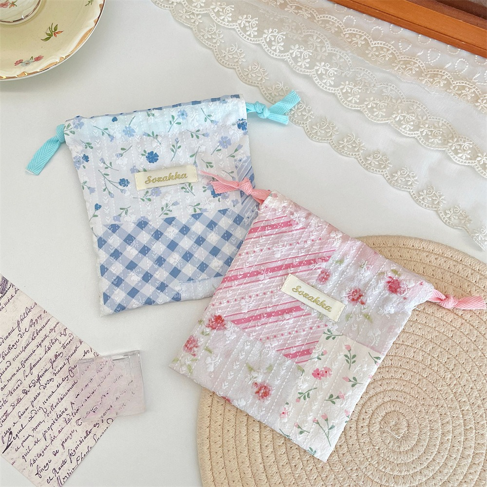 New Floral Storage Drawstring  - Beauty Kiss Makeup recensie en prijs